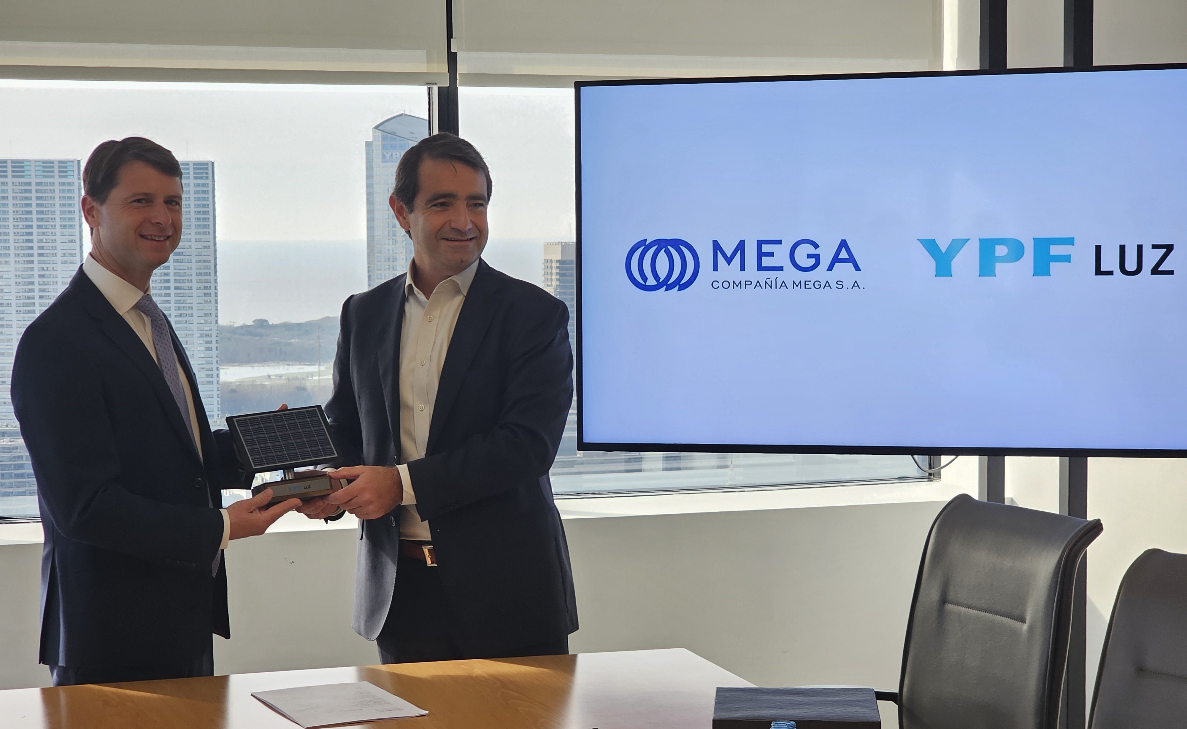 Compañía Mega firmó un contrato con YPF Luz para abastecer sus operaciones con energía renovable